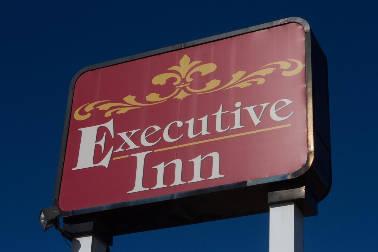 Executive Inn Ponca City Bagian luar foto