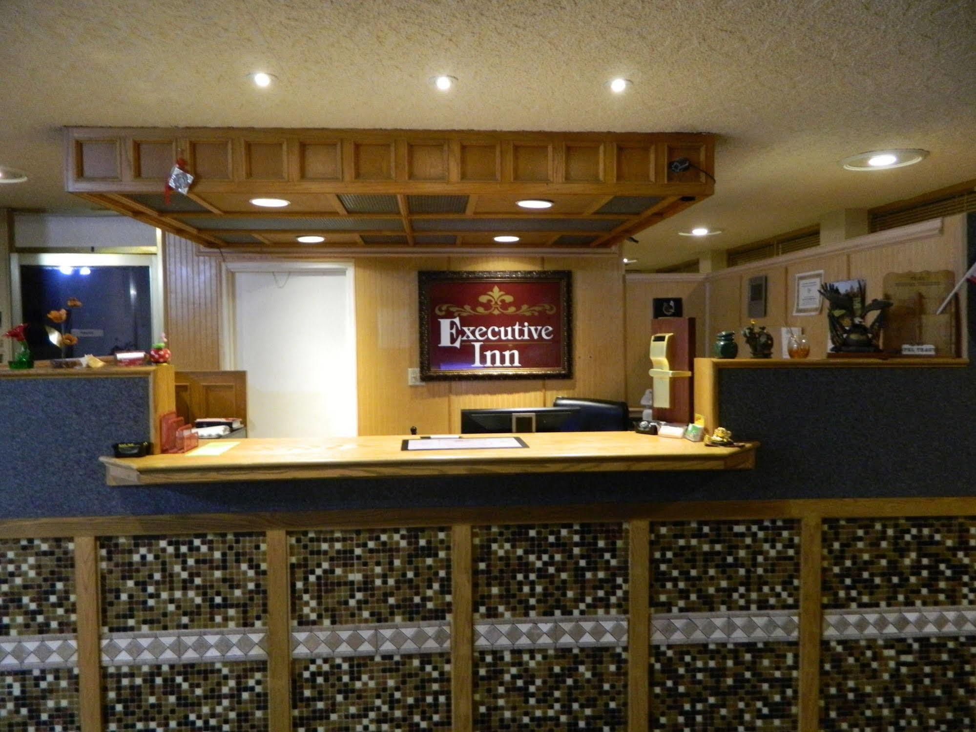 Executive Inn Ponca City Bagian luar foto